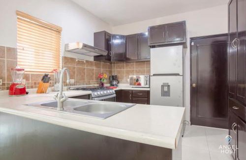 La Paz House | Private Pool Home I Near Beach & Downtown with WiFi