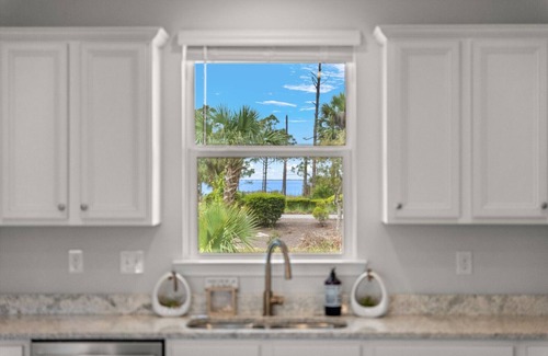 Port St. Joe House | Private Pool & Hot Tub, close to restaurants, ice cream, beach, boardwalk & bars