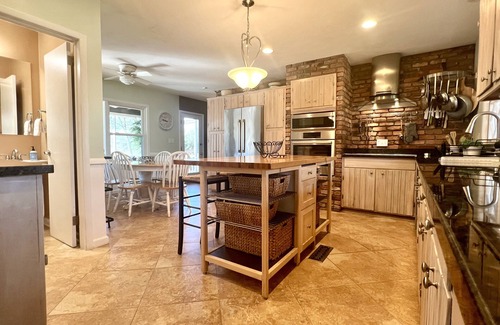 Sandy Springs House | Private Pool Retreat for Families and Groups ~ Prime Atlanta Location
