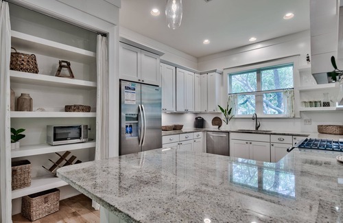 Seagrove Beach House | PRIVATE POOL, SPA, FIRE PIT, CARRIAGE HOUSE, JUST STEPS TO BEACH AND SEASIDE!