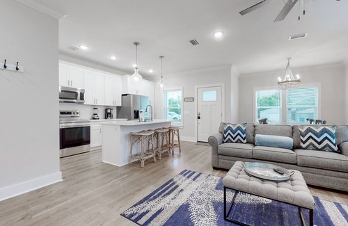 Riviera Beach House | Private Pool, Tanning Ledge/Pet-Friendly/Golf Cart Friendly/FLPCB8