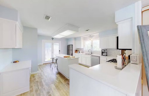 Upper Grand Lagoon House | 🌊Private Pool-Canal Views-Great for Familes-3BR-Sandy Shores🌊
