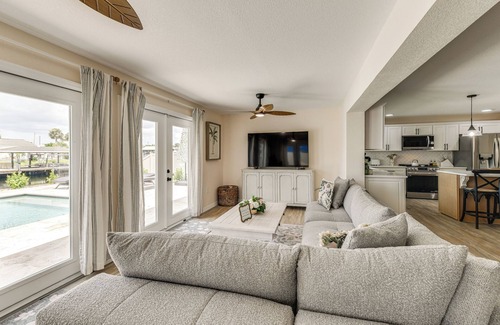 Apollo Beach House | Private Pool w/Canal Views: Apollo Beach Getaway