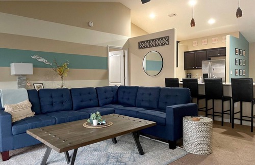 Navarre House | Private POOL with FUN Indoor & Outdoor Spaces - Minutes to the Beach