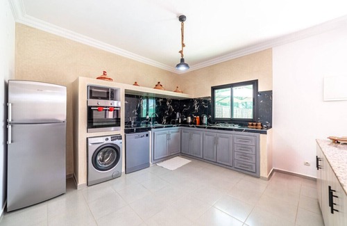 District of Sidi Youssef Ben Ali Villa | Private Poolside Villa - 12 min to Downtown