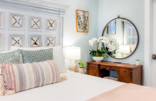 Cannonborough Elliotborough House | Private Porch with Parking - 2 Blocks to King