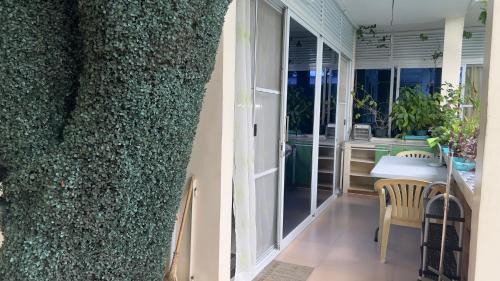 Looc Apartment | Private property 8