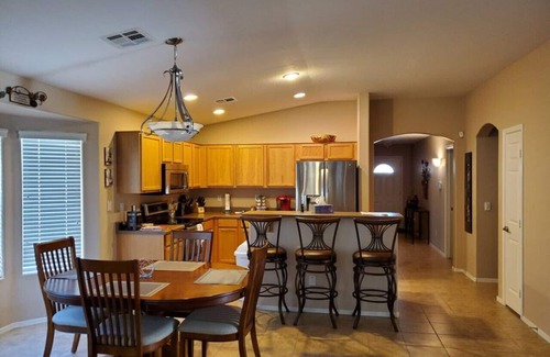 San Tan Valley House | Private putting green at Johnson Ranch 3 bedroom