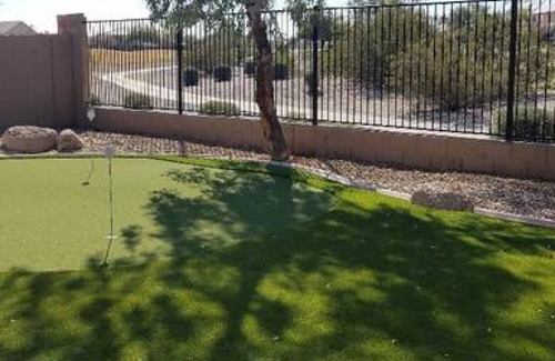 San Tan Valley House | Private putting green at Johnson Ranch 3 bedroom