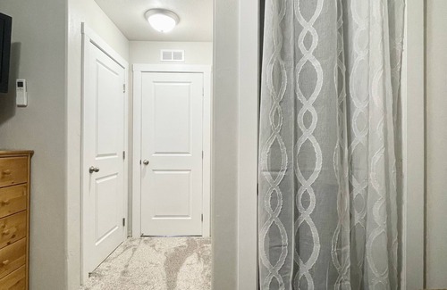 Medford House | Private Queen Room w/Bathroom