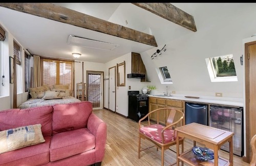Lawton Park Cottage | Private Quiet Peaceful Cottage in the Garden