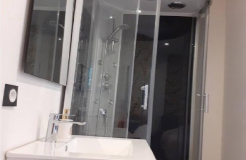 Chavanoz Ski Chalet | Private, quiet room
