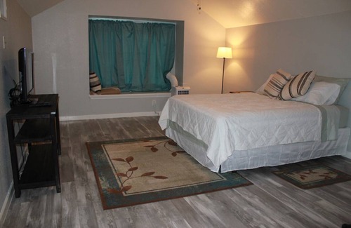 McNeil Resort | Private room ∙ 1 guest