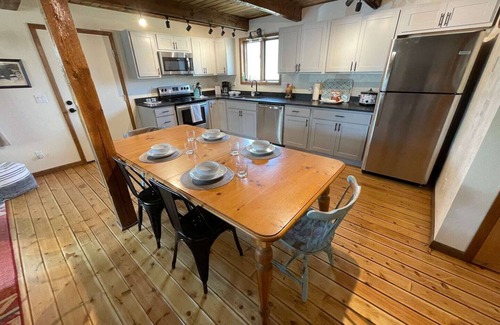 Gardiner Cabin | Private Ranch Property Minutes to Yellowstone NP