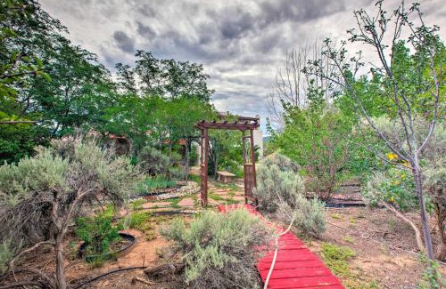 Taos House | Private Retreat 17 Mi to Taos Ski Valley!