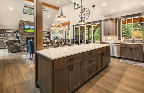 Cle Elum House | Private retreat in Suncadia! Game Room*Hot Tub*Fire Pit