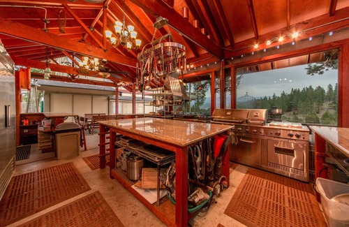 Cle Elum Cabin | Private Retreat in the Woods on 20 Acres! Grand Lodge with 8 Studio Cabins!