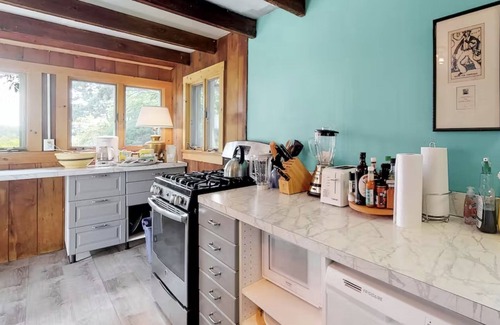 Truro House | Private retreat, sleeps 10, walk to ocean beach