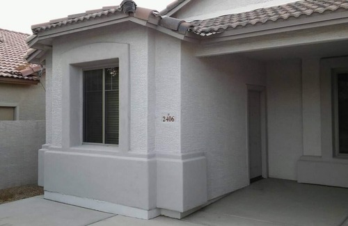 South Mountain House | Private Retro Pad~Quiet & Mod Vibe~15 min to Downtown & Airport