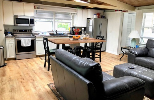 Homosassa House | Private River Escape! Waterfront Home. The Backyard Manatee Club.
