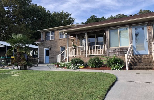 Elizabeth City House | Private Riverfront Retreat - Just outside of Town