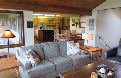 Sunriver House | Private Riverfront Home with Panoramic Views, Hot Tub - SHARC Passes