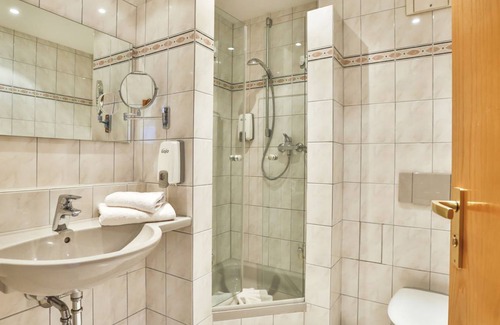 Wolfenweiler Resort | Private room ∙ 1 bedroom ∙ 4 guests