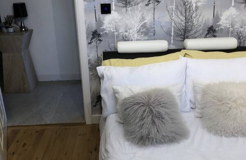Cockett Resort | Private room ∙ 1 guest