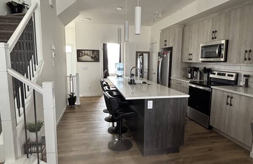 Southeast Calgary Resort | Private room ∙ 1 guest