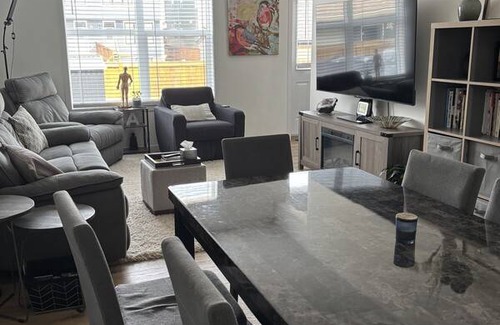 Southeast Calgary Resort | Private room ∙ 1 guest