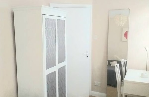 Queen's Park Resort | Private room ∙ 1 guest