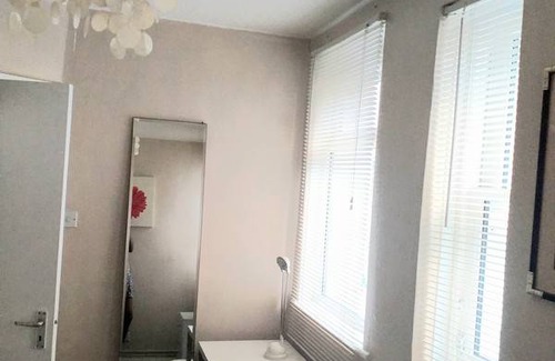 Queen's Park Resort | Private room ∙ 1 guest