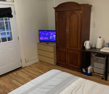 Garfield House | Private Room #1 on Taylor