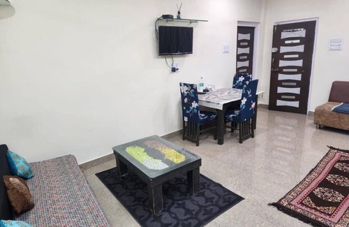 Mount Abu Apartment | Private Room 1 - Paddy's Luxurious Home Stay