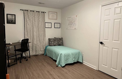 Williamsburg Resort | Private room ∙ 1 guest