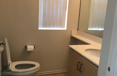 Boyle Heights House | Private room 2/3 near DTLA & USC! Steps to Metro