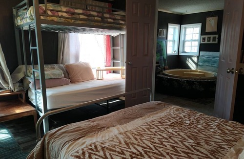 Waynesboro Resort | Private room ∙ 2 guests