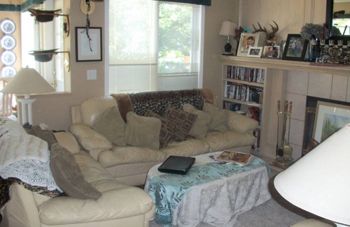 Southeast Calgary Resort | Private room ∙ 2 guests