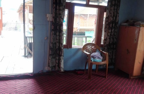 Dal Lake Cabin | Private room ∙ 2 guests