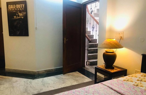 DLF City Resort | Private room ∙ 2 guests