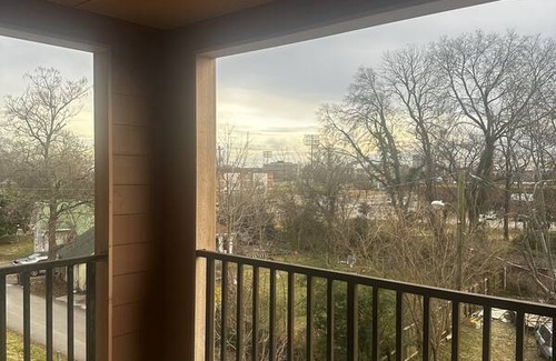 Murfreesboro Resort | Private room ∙ 2 guests