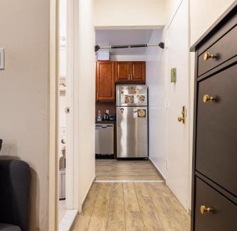 Queens House | Private Room - 23 Minutes to Times Square