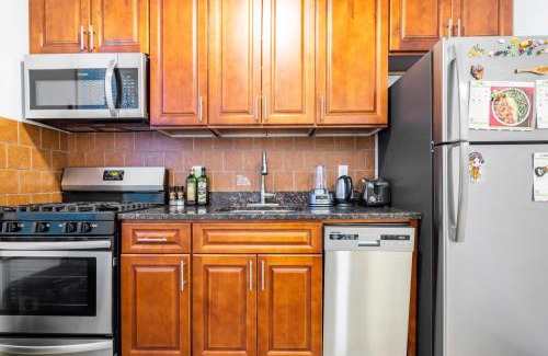 Queens House | Private Room - 23 Minutes to Times Square