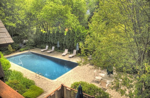 Jamestown Resort | Private room ∙ 3 guests
