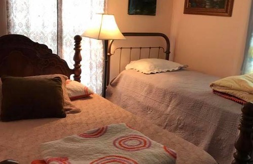 Jellico Resort | Private room ∙ 3 guests