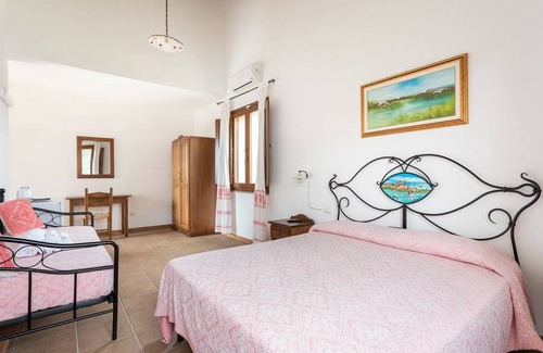 Cabras Resort | Private room ∙ 3 guests