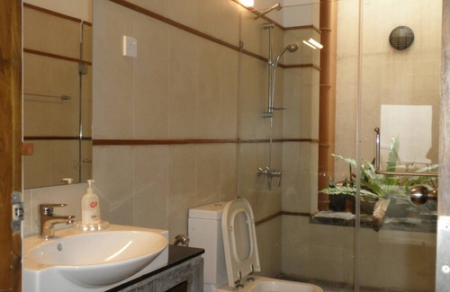 Battaramulla Resort | Private room ∙ 3 guests