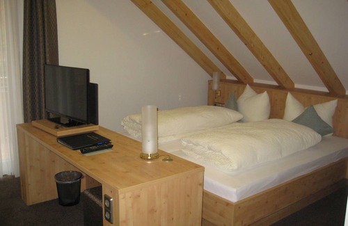 Lauf Resort | Private room ∙ 6 guests