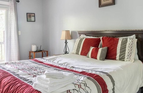 North Charleston House | Private room and bathroom in 3 story town-home