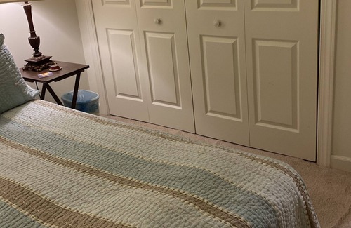 McAlpine House | Private room and bathroom in a popular location.